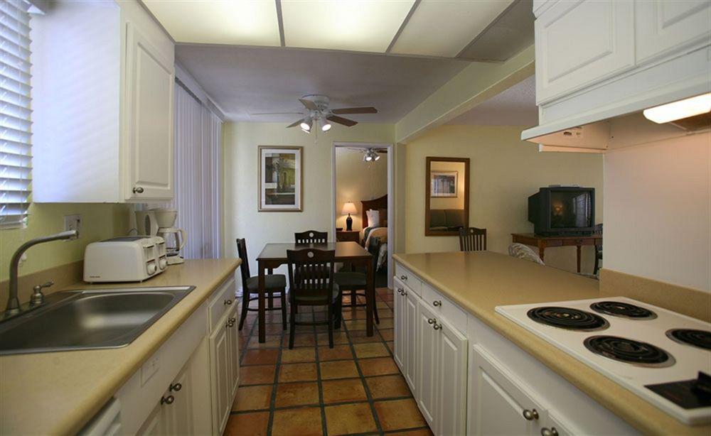 Tuscany Manor Palm Springs Ruang foto