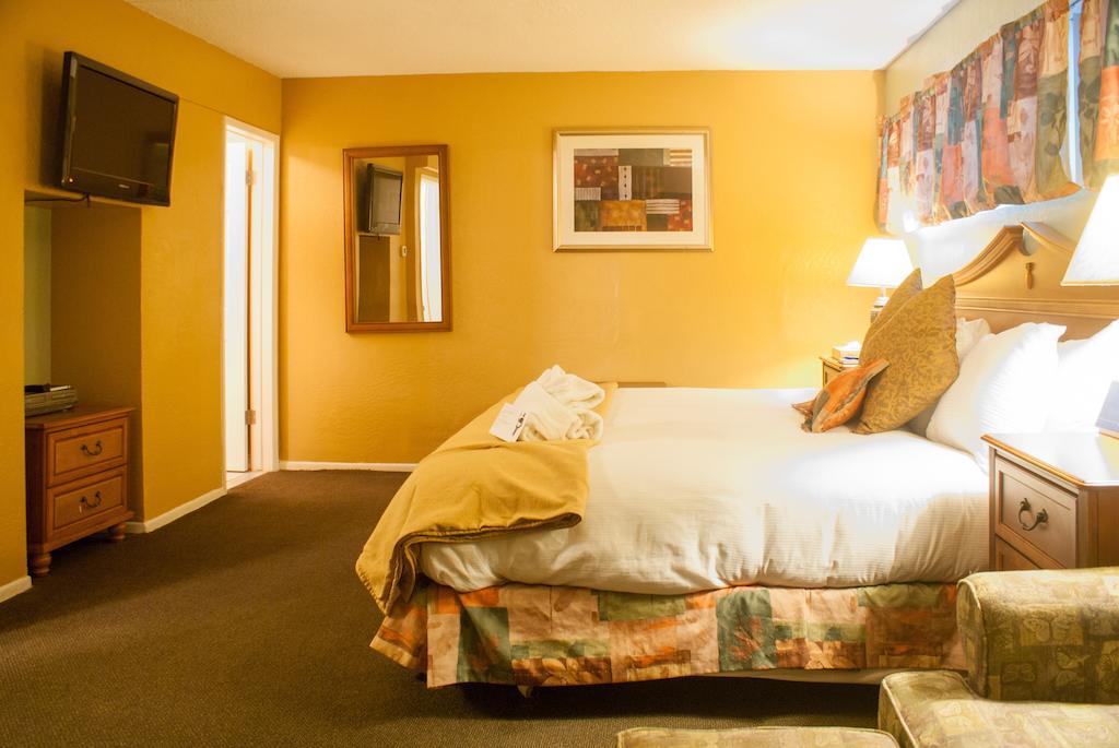 Tuscany Manor Palm Springs Bagian luar foto