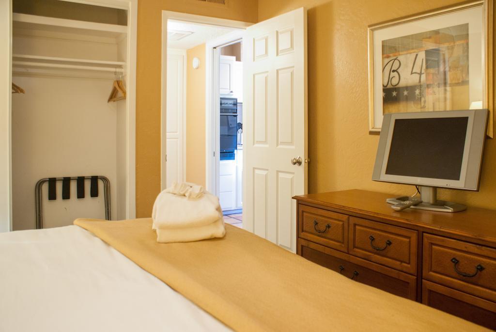 Tuscany Manor Palm Springs Bagian luar foto
