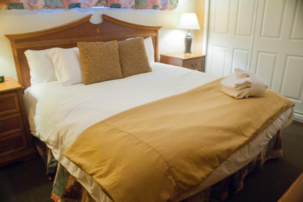 Tuscany Manor Palm Springs Bagian luar foto
