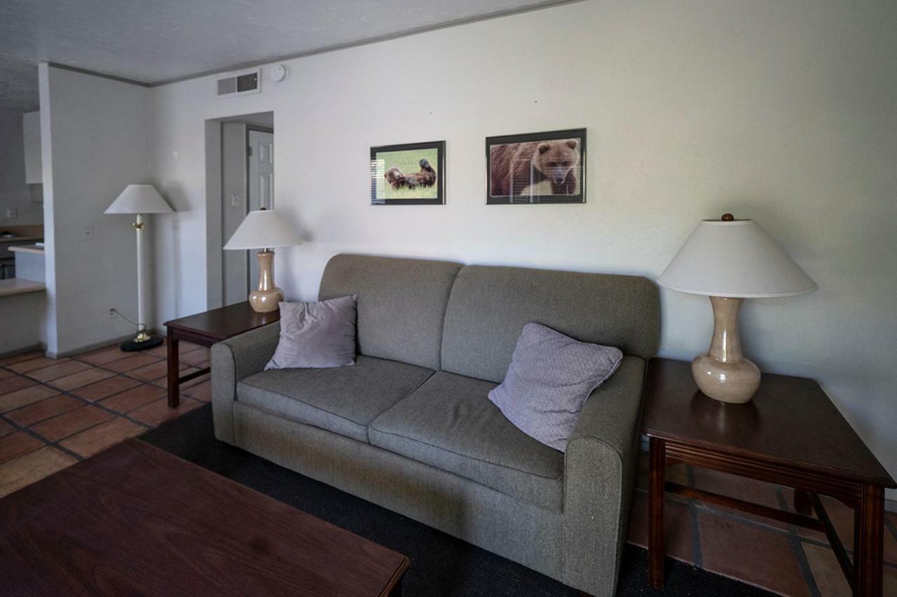 Tuscany Manor Palm Springs Bagian luar foto