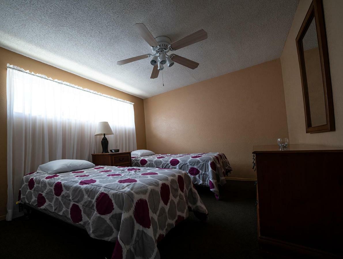 Tuscany Manor Palm Springs Bagian luar foto
