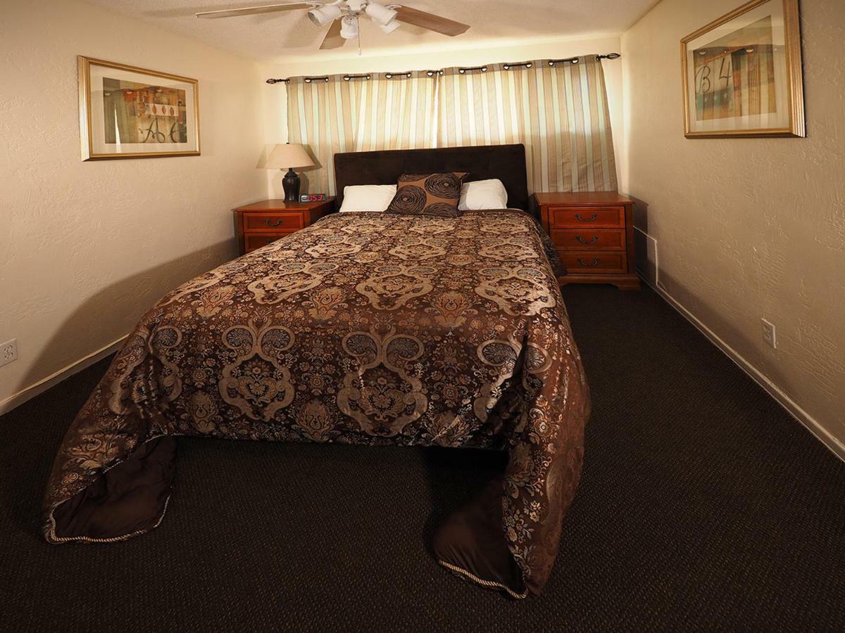 Tuscany Manor Palm Springs Bagian luar foto