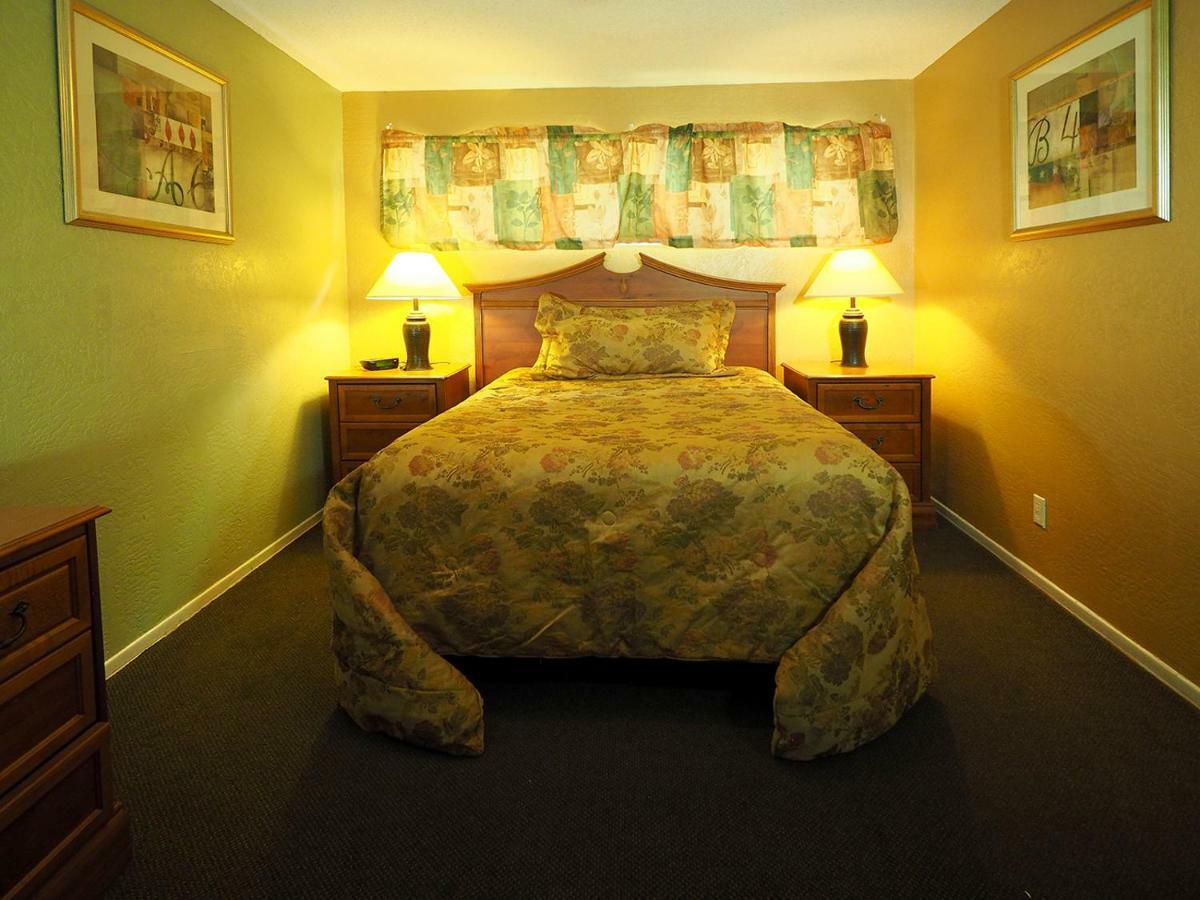 Tuscany Manor Palm Springs Bagian luar foto